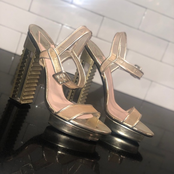 Aperlai Paris Platform Heels - Picture 3 of 4